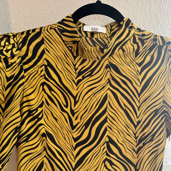 Rahi gold/black dress - Picture 2 of 2